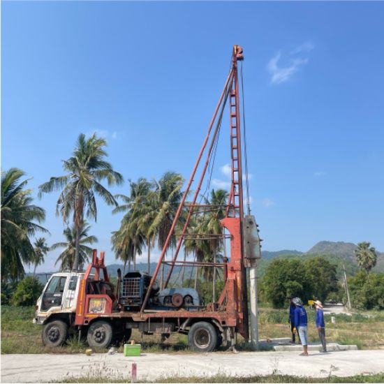 รับจ้างตอกเสาเข็มด้วยปั้นจั่นล้อแทรค